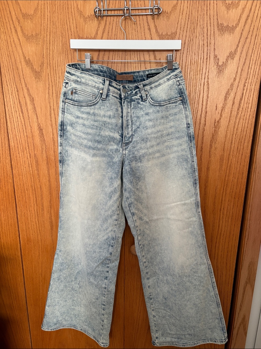 Judy Blue Light Acid-Wash Wide Leg Jeans
